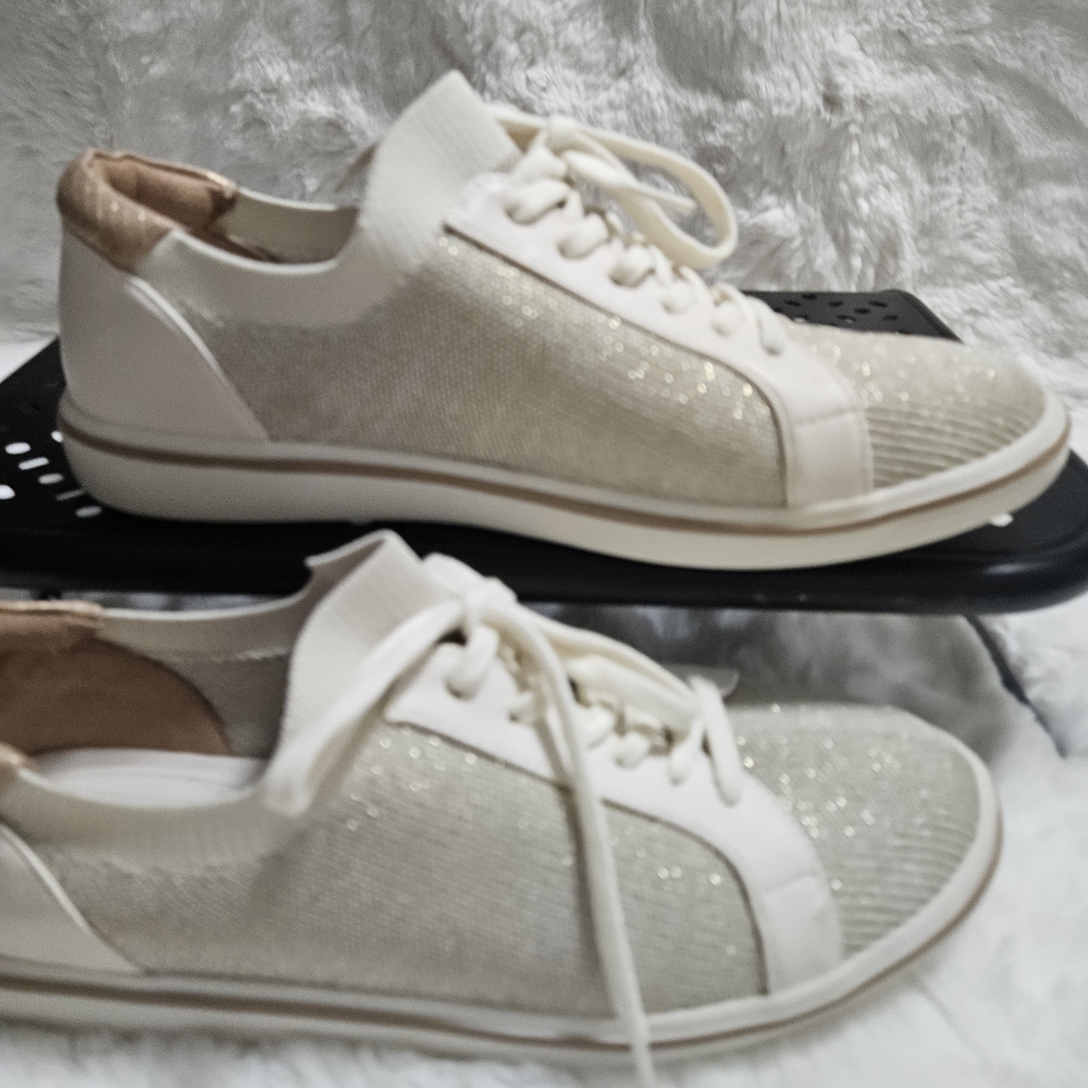 NEW Kelly & Katie Women’s 9M Metallic Gold Knit Sneakers Memory Foam Walking - Picture 3 of 15